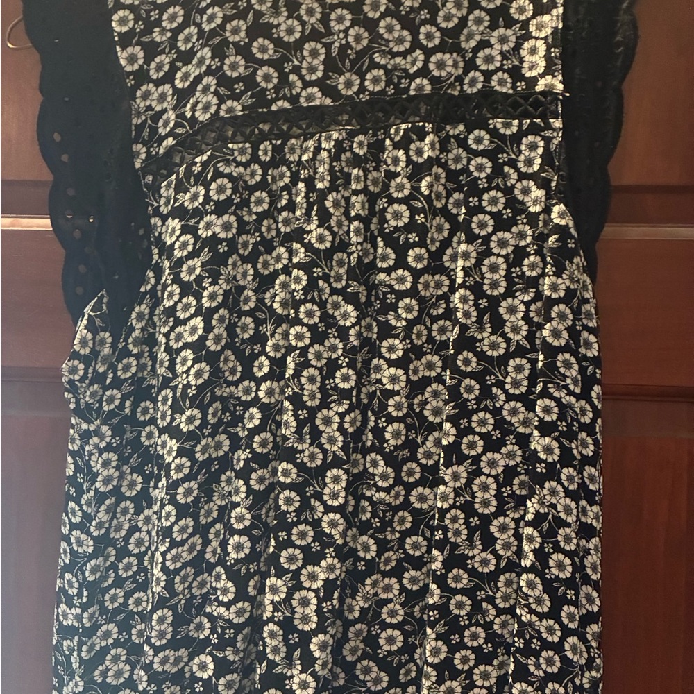 LOFT Monochrome Floral Blouse